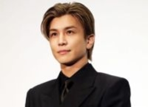 日韓合同番組での審査コメント大半がカットされていた…岩田剛典が海外進出に懸ける思いと”サプライズ予告”