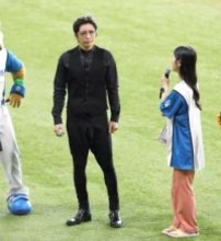 何度みても面白いw【酒のツマミ】総集編に「GACKTの始球式」再来で騒然「オジさん」「かわいい」投球前は「魔球」投げそうなのにw