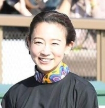 夫はJRAのイケメン元トップ騎手、3児ママの元フジアナ　夫婦で「たまのお休み」デートに「仲良し♥」「かわいい」