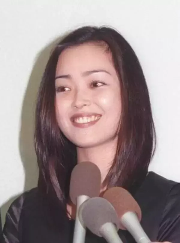米国在住中村由真56歳　8年ぶり再会の女優に「全然変わってない」驚く　有名俳優と結婚→長男は「豊臣兄弟！」俳優に