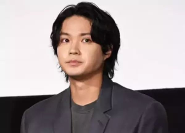 「ふてほど」ムッチ先輩　連ドラから激変、道の上でポーズに「ギバちゃん？！」「そいやそいや」ネットに期待続々