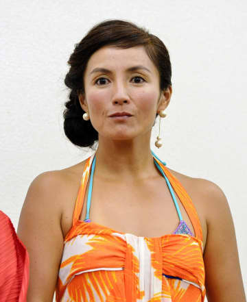 「幾つもの難病」発症を公表の女優　「死の淵から」立ち上がった記録を執筆中と明かす　30代から変わらぬ美しさ