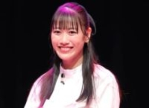 顔よりでかいっ！ももクロ高城れに　白T姿でのタイ旅行満喫ショットに「めっちゃでかい！」「よく似合う（笑）」