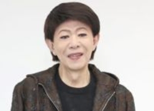 パーキンソン病公表の美川憲一「カニを食べたわよ～」豪快ショットにファン歓喜「お元気そうで何より」