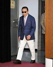 80歳！？　タモリ、久々に会見に現る　年齢不詳がすぎる！「いいとも！」終了から12年、恐ろしく見た目もマイク持ち方まで変わらない