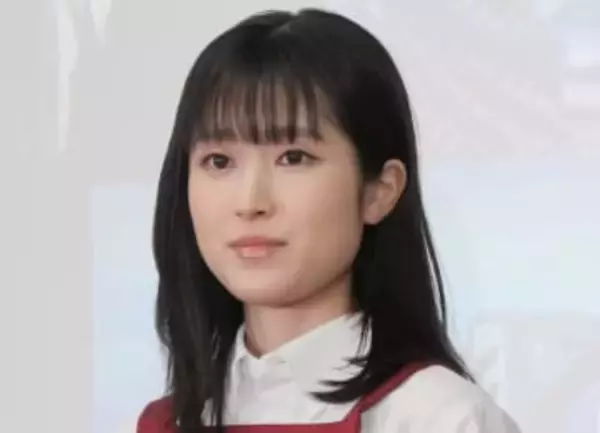 【ラムネモンキー】毎回いるのに4話になっても顔見せず　ガンダーラ珈琲・白馬の後ろに常にいる男性は？