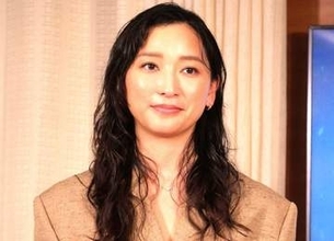 「ウエストの位置どうなってるの」「お二人とも何頭身よ」杏と城田優がサグラダ・ファミリアで再会2Sに反響