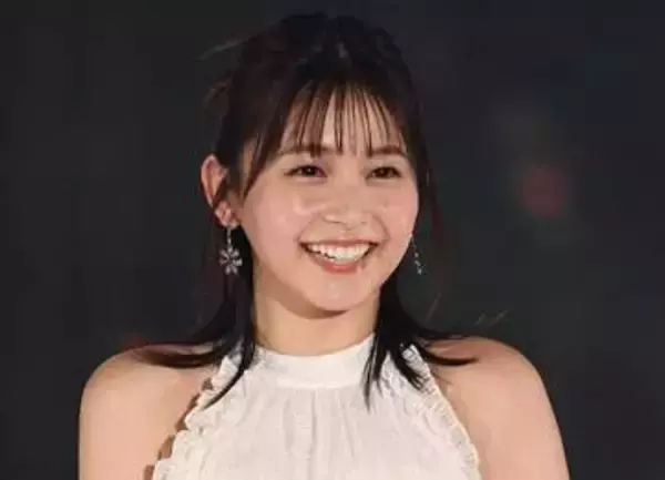 この服でディズニー行ったの！？久間田琳加　細ひもワンピの凄い姿に騒然　透き通る最強ビジュ「やばいほどに可愛すぎる」「プリンセスかと」
