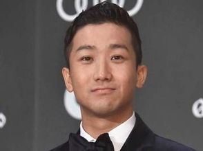 人気ガールズグループメンバー、瑛人と親戚と告白も…「香水」大ヒット時は「他人だった」にスタジオきょとん