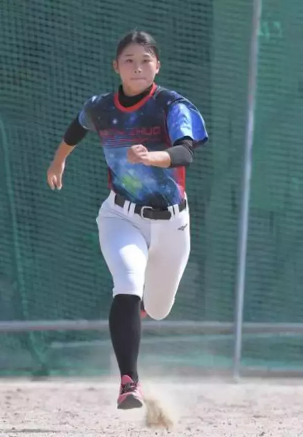 「可愛すぎる野球女子」雰囲気一変の22歳近影に反響　「可愛い」高校時代イチロー氏を抑えて話題に