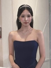 TWICE・MINA　高級ジュエリー計7点の豪華コーデ　ネイビードレス姿でジュエリー引き立たせる