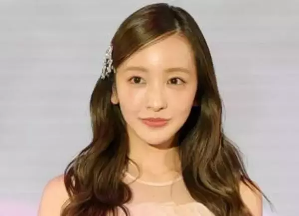 「違和感なさすぎ可愛すぎる」板野友美35歳　JK姿で「高校生に仲間入りしちゃった」にコメ殺到「永遠の平成JK」「どんどん綺麗に」