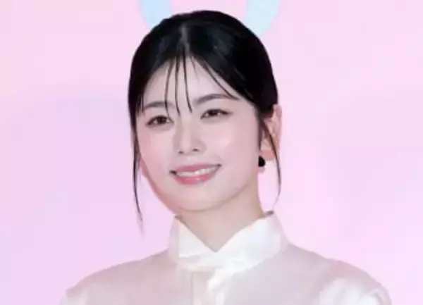 「私もお邪魔したい」「これは常連客になる」小芝風花　仲良し女優が開いた「居酒屋」で笑顔2ショ　ファンからは「一緒に乾杯したいです！」