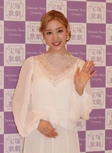 宝塚　月組トップ娘役・天紫珠李　トップ鳳月杏とは「一緒に退団が目標でした」