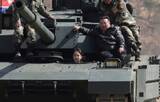 「命を差し出す少年たちに、戦車で笑うジュエ…北朝鮮“残酷な二重構造”の現実」の画像1