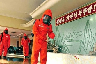 北朝鮮を揺るがす正体不明の「新型高熱病」…コロナと腸チフスに続き
