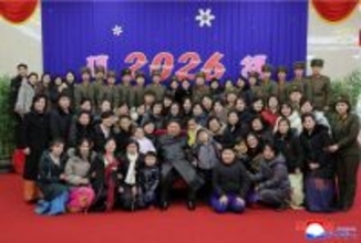 金正恩、戦死者続出のロシア派遣部隊に「家族写真」送り心理工作