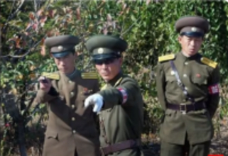 「戦争に勝ち、韓国をわが物に」北朝鮮の”警察官”インタビュー