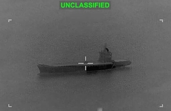 米軍、イラン「ドローン空母」を弾道ミサイルで撃沈か　成功なら歴史的事例に