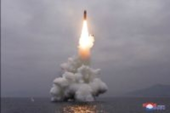 北朝鮮のミサイル発射、ＳＬＢＭか…潜水艦基地付近で動き