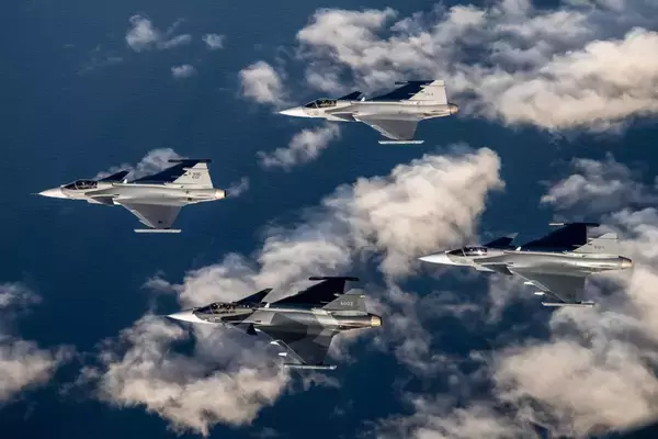 ロシア空軍の牙を奪う、ウクライナ軍「三種の神器」とは