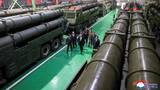 「金正恩氏 「核搭載」放射砲工場を視察　ロシア輸出も視野か」の画像1
