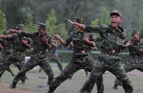 略奪する軍人、罰を受ける民間人…北朝鮮軍“窃盗”の逆転正義