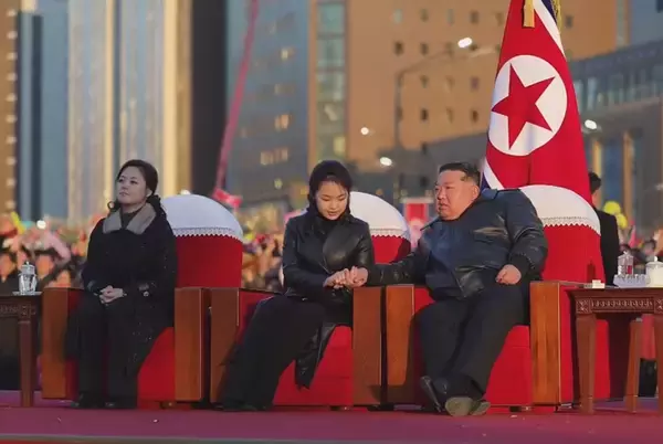 金正恩は娘ジュエの「露出」を慎重に管理している