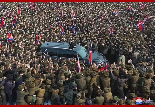 300人が強制された「令嬢カップル」の見せしめ体験