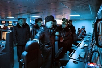「海軍の核武装化」満足と評価…金正恩氏、新型駆逐艦を視察