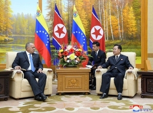 金正恩氏側近、ベネズエラ国会議長と懇談