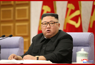 「領袖の恩恵に報いる熱血に」北朝鮮紙、金正恩氏への忠誠を要求