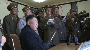 公開処刑された北朝鮮軍高官が「笑顔で再登場」した