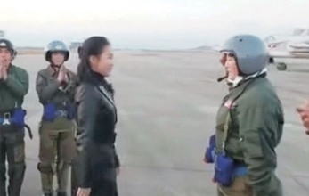 金正恩の娘・ジュエ氏に軍人が「単独敬礼」 後継演出が本格段階か