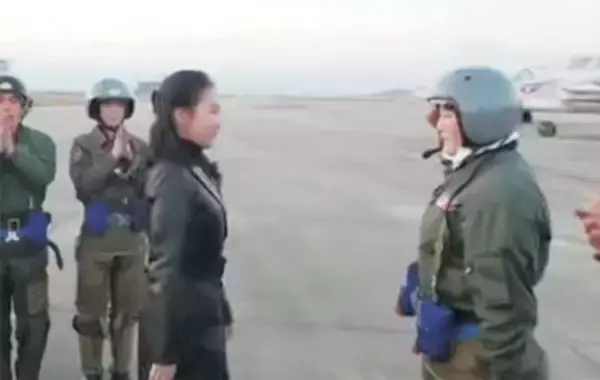 金正恩の娘・ジュエ氏に軍人が「単独敬礼」 後継演出が本格段階か