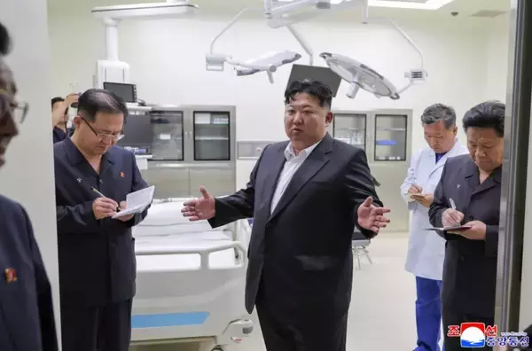 金正恩氏、元山リゾートの診療所など視察　「全国の駅近代化」構想も表明