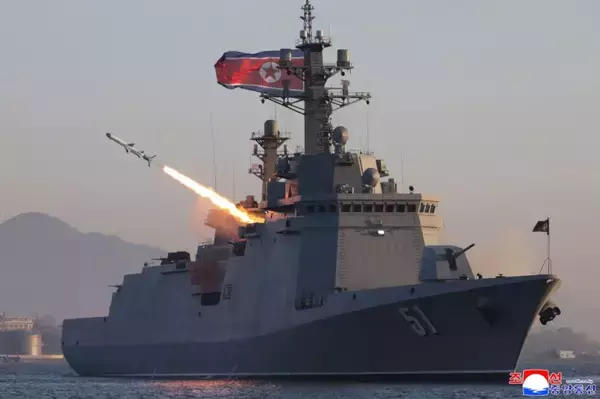 北朝鮮、新型駆逐艦で巡航・対艦ミサイル試射　核抑止力強化を強調