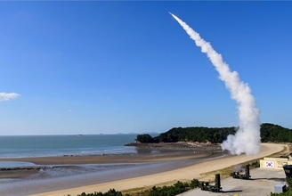 イラン戦争で韓国防衛株がストップ高…弾道ミサイル迎撃に成功