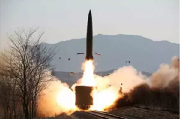 北朝鮮が「クラスター弾」搭載のミサイル発射実験　地対空・電磁兵器も