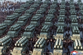 「破壊エネルギー集中で瞬時に壊滅」金正恩氏、核搭載ロケット砲を誇示