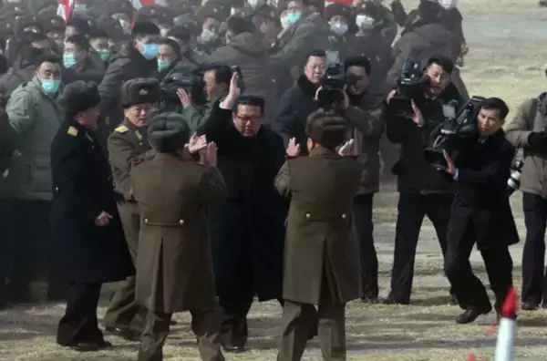 「テレビカメラの前で壁崩壊」金正恩住宅で続く惨事の裏側