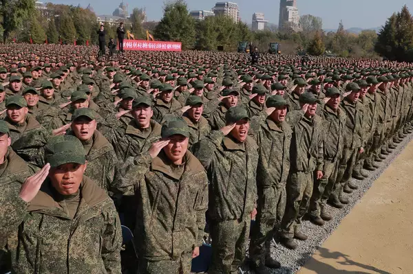 北朝鮮、兵役中の若者を早期除隊させロシアへ　「派兵」恐れ泣き崩れる家族