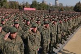 北朝鮮、兵役中の若者を早期除隊させロシアへ　「派兵」恐れ泣き崩れる家族