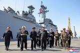 「“敵より自国経済を壊滅させる、金正恩「幻の艦隊」の危うい船出」の画像1