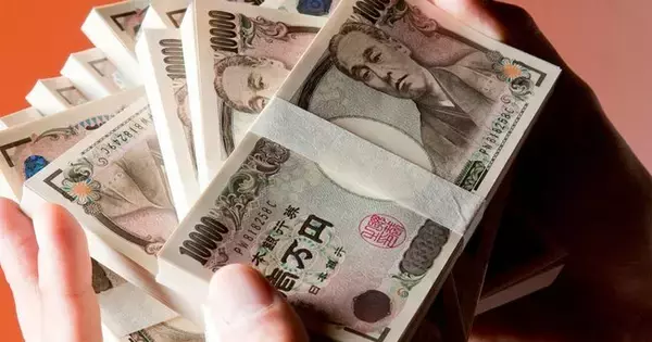 年収が高い外食企業ランキング2024【トップ5】4位は吉野家HD、1位は？