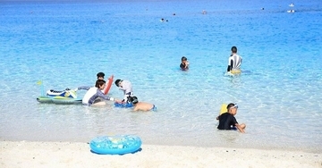 水がきれいな海水浴場ランキング2026【トップ5】東京と京都から計4カ所がランクイン！