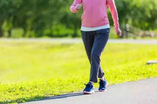 「速歩」と「ゆる歩き」を交互に繰り返すウォーキングの健康効果とは？【信州大の研究より】