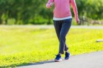 「速歩」と「ゆる歩き」を交互に繰り返すウォーキングの健康効果とは？【信州大の研究より】