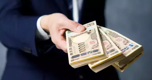 年収が高い商社・卸売企業ランキング2024【トップ5】2位は三井物産、2000万円超えの1位は？