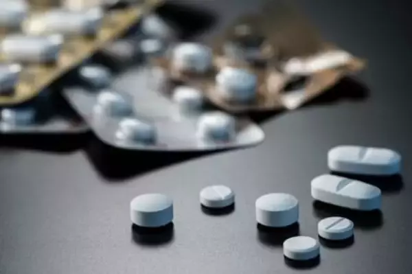 若者を薬物濫用から守れ！18歳未満への一部市販薬の販売制限強化へ